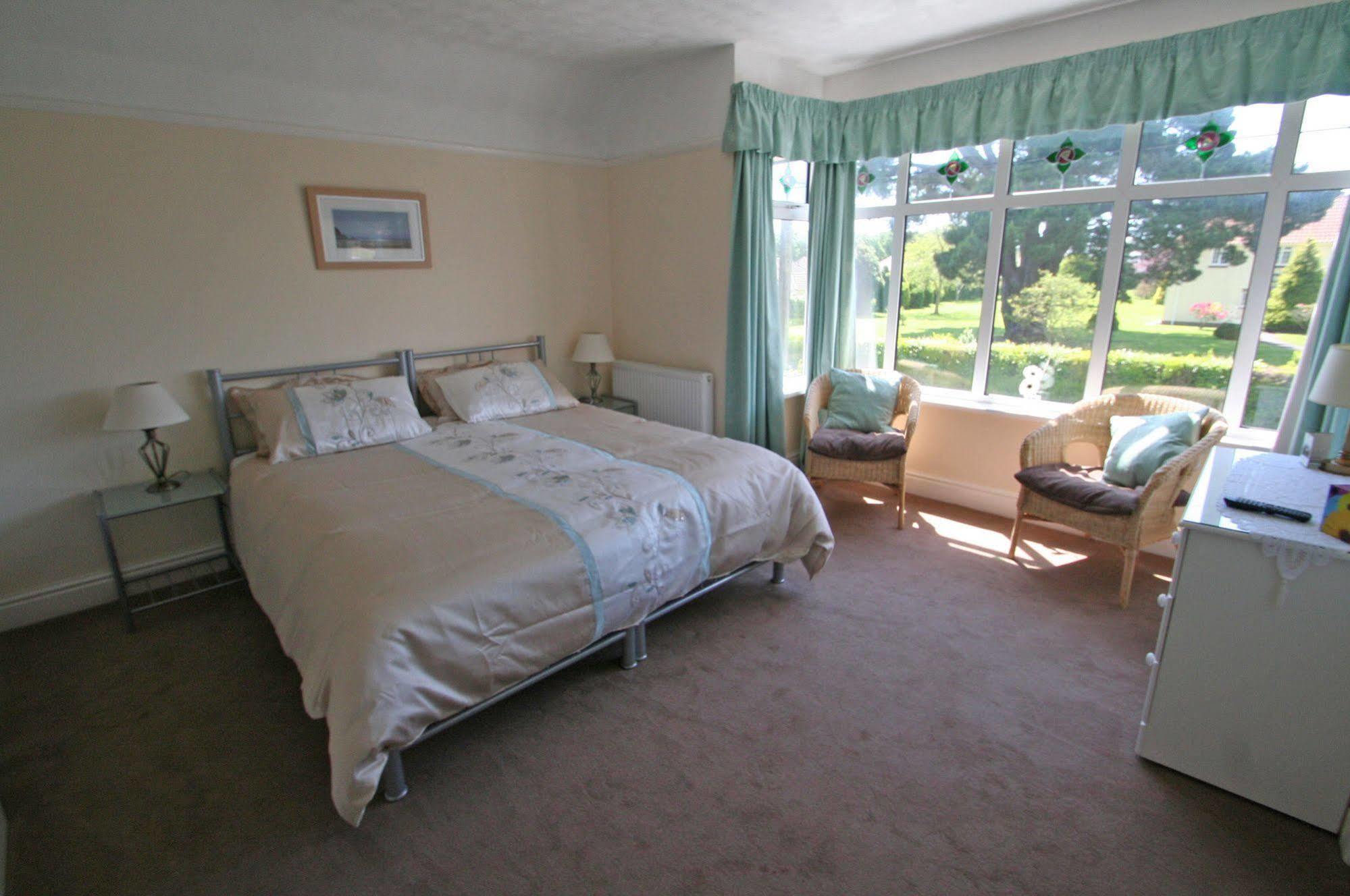 Beech Lodge Guest House New Milton Dış mekan fotoğraf